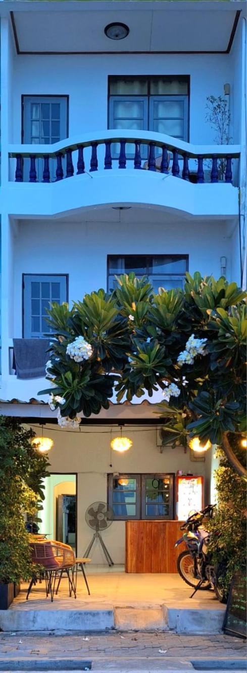 Jungle Cafe And Guesthouse プラチュワップキーリーカン エクステリア 写真